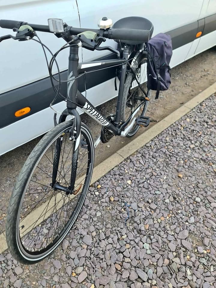 Man's Road bike large frame specialized 700c wheels